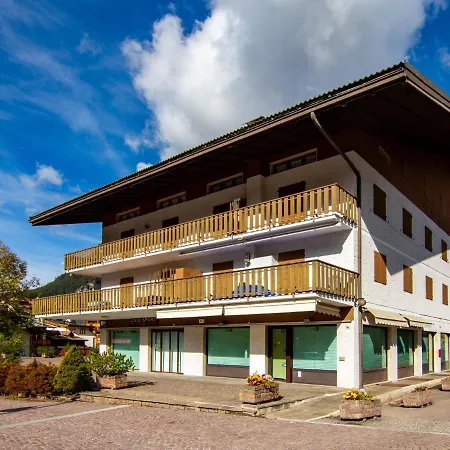 Al Parco-4 By Interhome Apartman Canazei